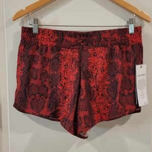 Glyder Running Short In Cherry Snake Size Small NWT